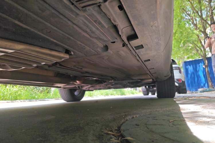 Used Ford Kuga 2015 2.0L GTDi Four-Wheel-Drive Sport Model Chassis Rear Right