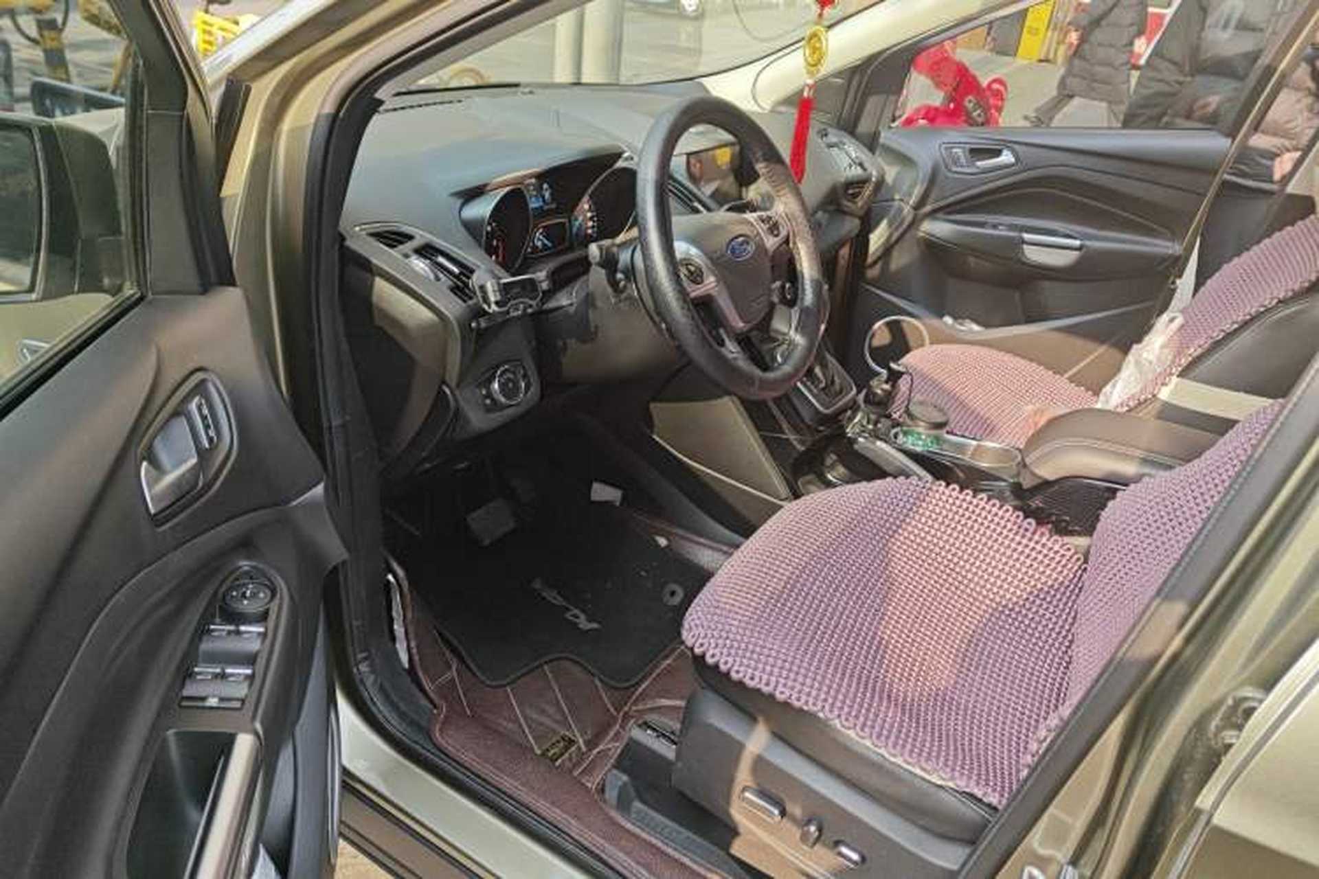 Used Ford Kuga 2015 2.0L GTDi Four-Wheel-Drive Sport Model Driver Seat
