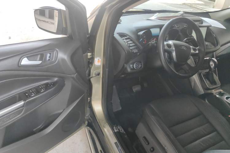 Used Ford Kuga 2015 1.5L GTDi Four-Wheel-Drive Elite Model Driver Seat