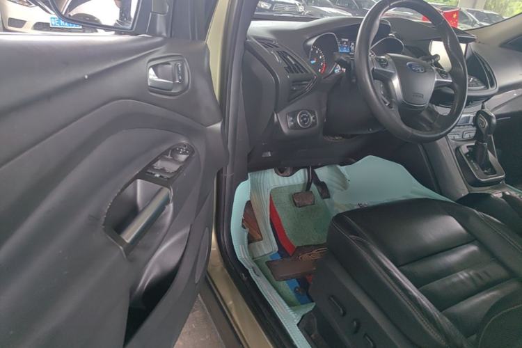 Used Ford Kuga 2015 2.0L GTDi Four-Wheel Drive Elite Model Driver Seat