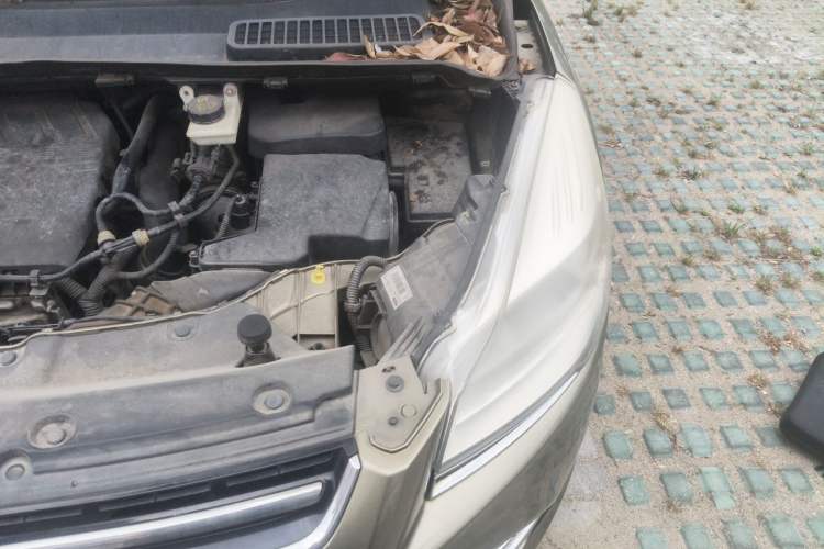 Used Ford Kuga 2015 1.5L GTDi Two-Wheel Drive Fashion Edition Engine Bay Left