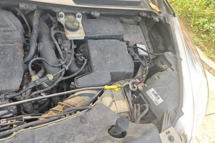 Used Ford Kuga 2015 1.5L GTDi Two-Wheel-Drive Comfort Model Engine Bay Left
