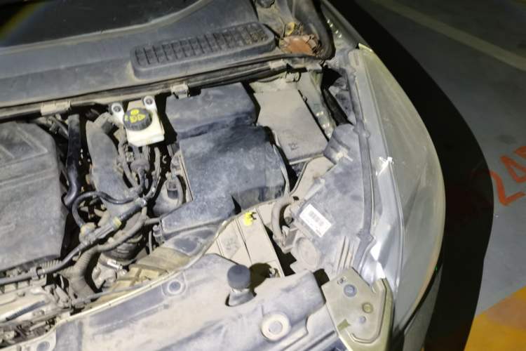 Used Ford Kuga 2015 1.5L GTDi Four-Wheel-Drive Elite Model Engine Bay Left