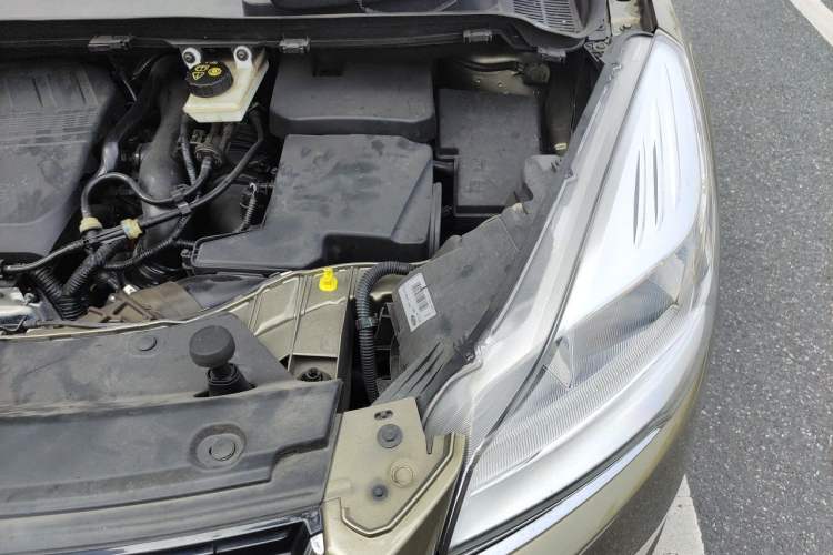 Used Ford Kuga 2015 1.5L GTDi Two-Wheel-Drive Comfort Model Engine Bay Left