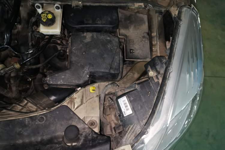 Used Ford Kuga 2015 1.5L GTDi Two-Wheel Drive Fashion Edition Engine Bay Left