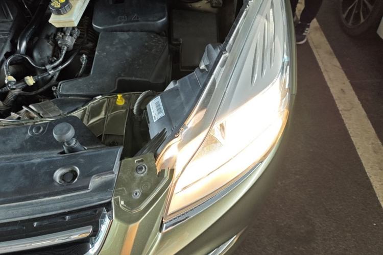 Used Ford Kuga 2015 1.5L GTDi Two-Wheel Drive Fashion Edition Engine Bay Left
