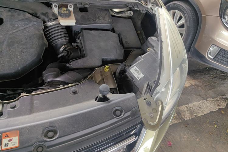Used Ford Kuga 2015 2.0L GTDi Four-Wheel Drive Elite Model Engine Bay Left