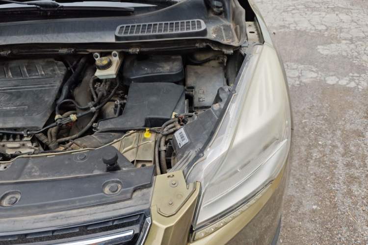 Used Ford Kuga 2015 1.5L GTDi Two-Wheel Drive Fashion Edition Engine Bay Left