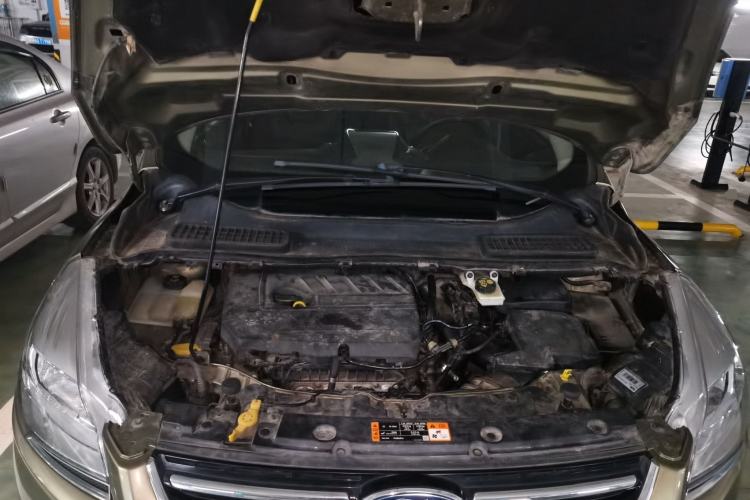 Used Ford Kuga 2015 1.5L GTDi Two-Wheel Drive Fashion Edition Engine Bay