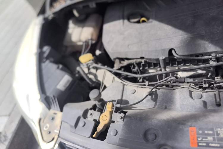 Used Ford Kuga 2015 1.5L GTDi Four-Wheel-Drive Elite Model Engine Bay Right