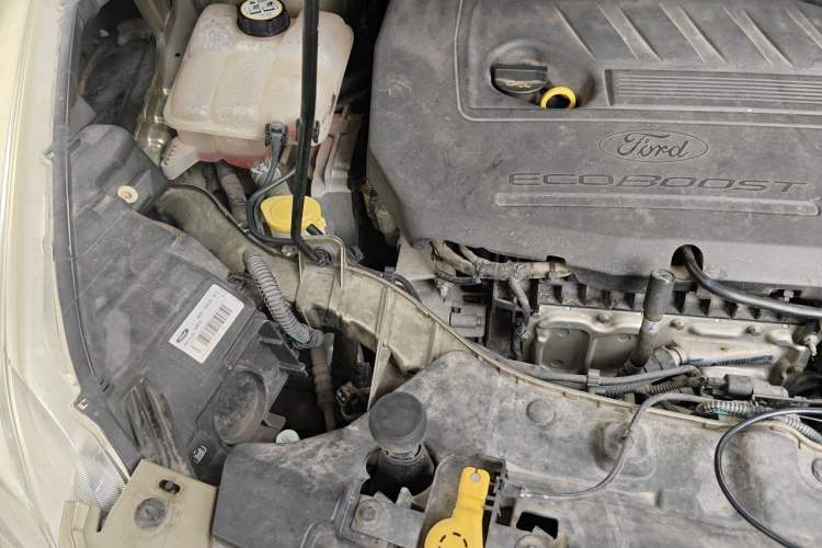 Used Ford Kuga 2015 1.5L GTDi Two-Wheel Drive Fashion Edition Engine Bay Right
