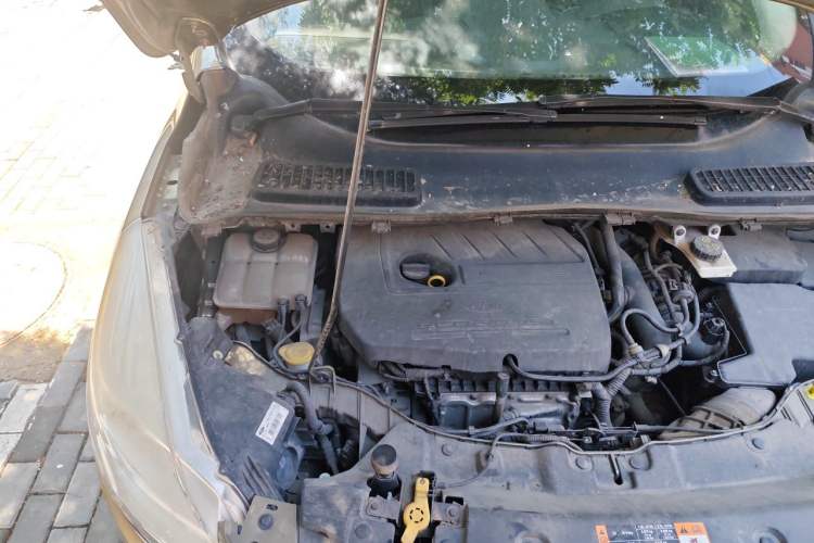 Used Ford Kuga 2015 1.5L GTDi Two-Wheel Drive Fashion Edition Engine Bay Right