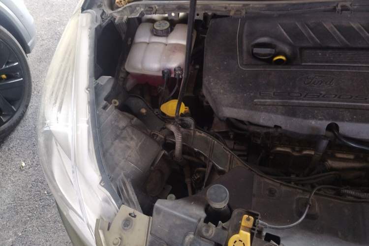 Used Ford Kuga 2015 1.5L GTDi Two-Wheel Drive Fashion Edition Engine Bay Right