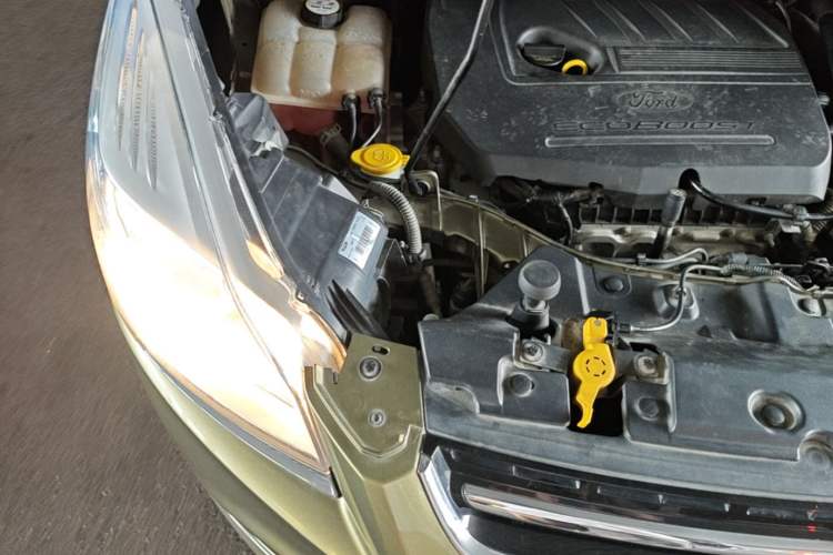 Used Ford Kuga 2015 1.5L GTDi Two-Wheel Drive Fashion Edition Engine Bay Right