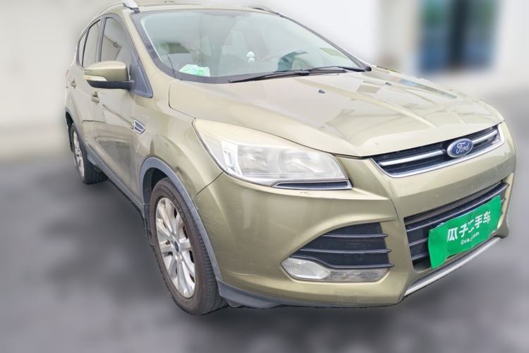 Used Ford Kuga 2015 1.5L GTDi Two-Wheel-Drive Comfort Model Front Right 45 Deg