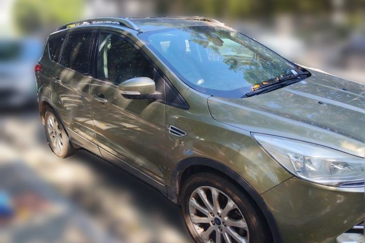 Used Ford Kuga 2015 2.0L GTDi Four-Wheel Drive Elite Model Front Right 45 Deg
