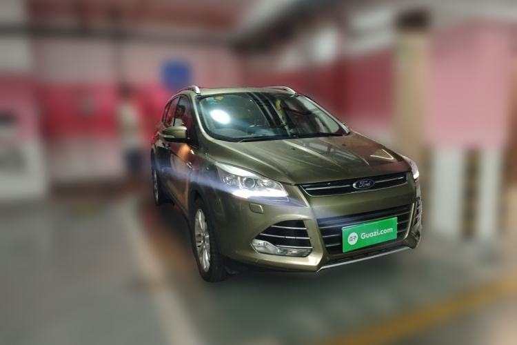 Used Ford Kuga 2015 2.0L GTDi Four-Wheel Drive Prestige Model Front Right 45 Deg