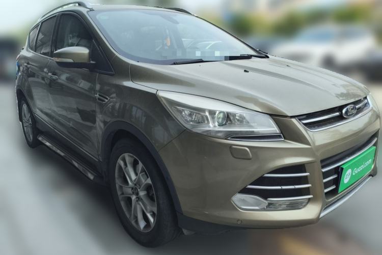 Used Ford Kuga 2015 2.0L GTDi Four-Wheel-Drive Sport Model Front Right 45 Deg