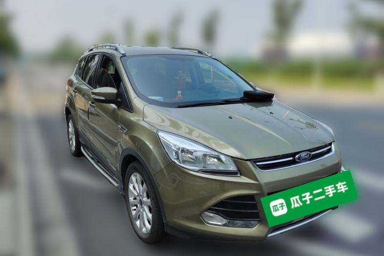 Used Ford Kuga 2015 1.5L GTDi Two-Wheel-Drive Comfort Model Front Right 45 Deg