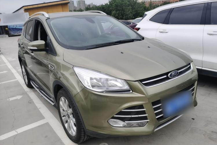 Used Ford Kuga 2015 1.5L GTDi Four-Wheel-Drive Elite Model Front Right 45 Deg