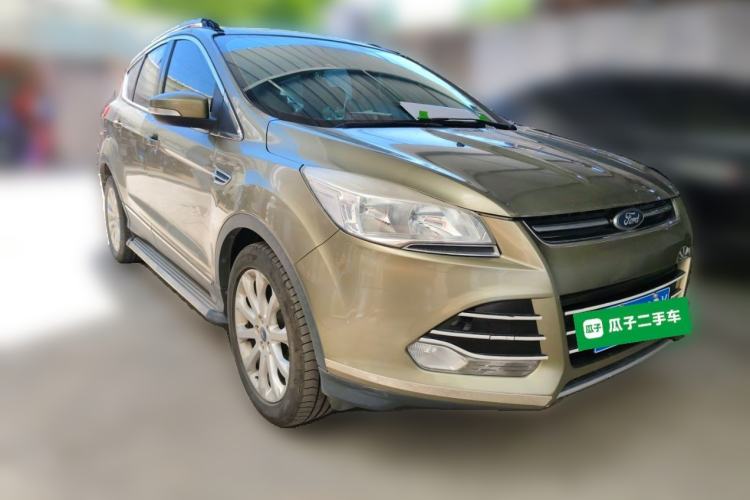 Used Ford Kuga 2015 1.5L GTDi Two-Wheel-Drive Comfort Model Front Right 45 Deg