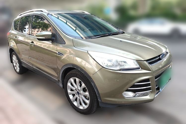 Used Ford Kuga 2015 1.5L GTDi Four-Wheel-Drive Elite Model Front Right 45 Deg