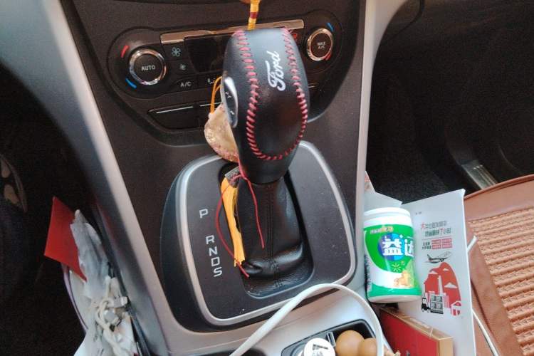 Used Ford Kuga 2015 1.5L GTDi Two-Wheel Drive Fashion Edition Gear Lever