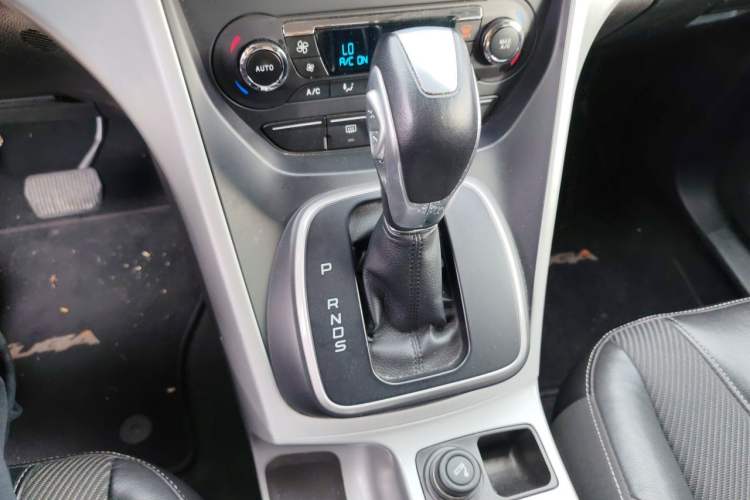 Used Ford Kuga 2015 1.5L GTDi Two-Wheel Drive Fashion Edition Gear Lever