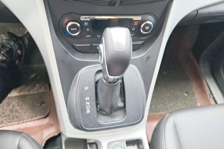 Used Ford Kuga 2015 1.5L GTDi Two-Wheel-Drive Comfort Model Gear Lever