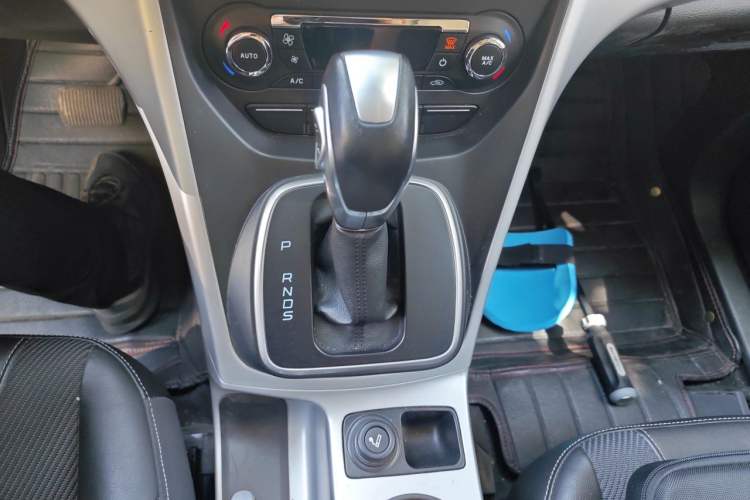 Used Ford Kuga 2015 1.5L GTDi Two-Wheel Drive Fashion Edition Gear Lever
