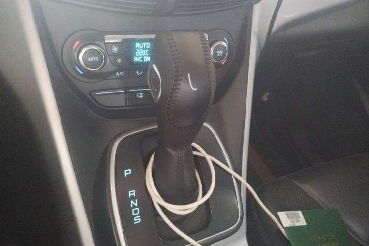 Used Ford Kuga 2015 1.5L GTDi Two-Wheel Drive Fashion Edition Gear Lever
