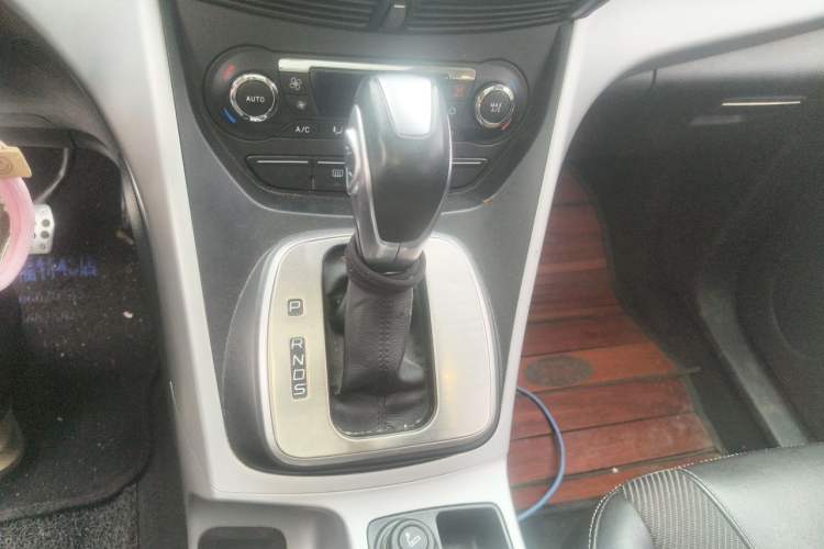 Used Ford Kuga 2015 1.5L GTDi Two-Wheel Drive Fashion Edition Gear Lever
