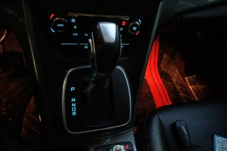 Used Ford Kuga 2015 1.5L GTDi Four-Wheel-Drive Elite Model Gear Lever