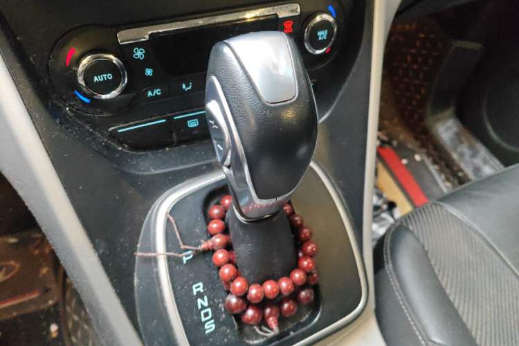 Used Ford Kuga 2015 1.5L GTDi Two-Wheel Drive Fashion Edition Gear Lever