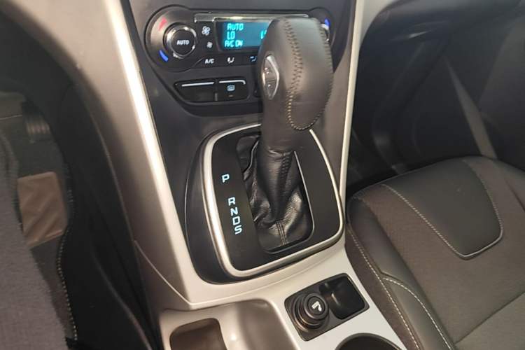Used Ford Kuga 2015 1.5L GTDi Two-Wheel Drive Fashion Edition Gear Lever