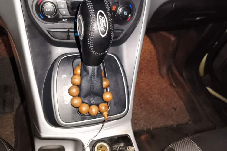 Used Ford Kuga 2015 1.5L GTDi Two-Wheel Drive Fashion Edition Gear Lever