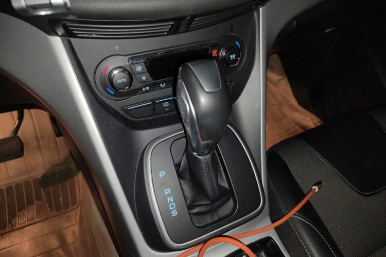 Used Ford Kuga 2015 1.5L GTDi Two-Wheel Drive Fashion Edition Gear Lever