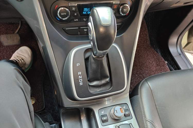 Used Ford Kuga 2015 1.5L GTDi Four-Wheel-Drive Elite Model Gear Lever