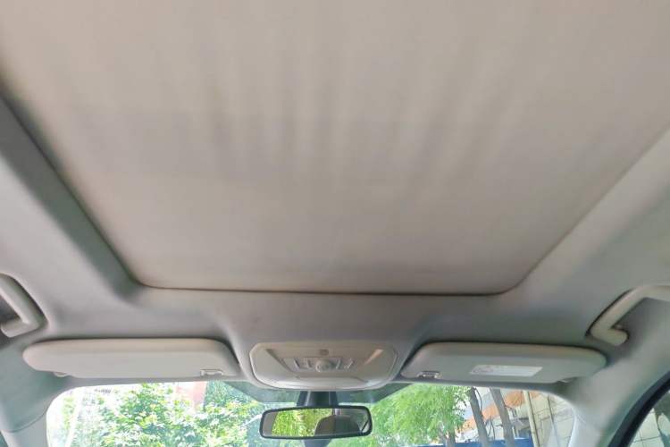 Used Ford Kuga 2015 2.0L GTDi Four-Wheel-Drive Sport Model Headliner