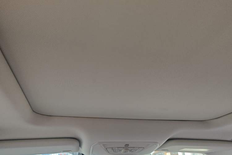 Used Ford Kuga 2015 2.0L GTDi Four-Wheel-Drive Sport Model Headliner