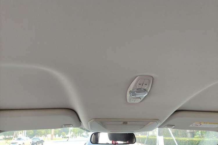 Used Ford Kuga 2015 1.5L GTDi Two-Wheel-Drive Comfort Model Headliner