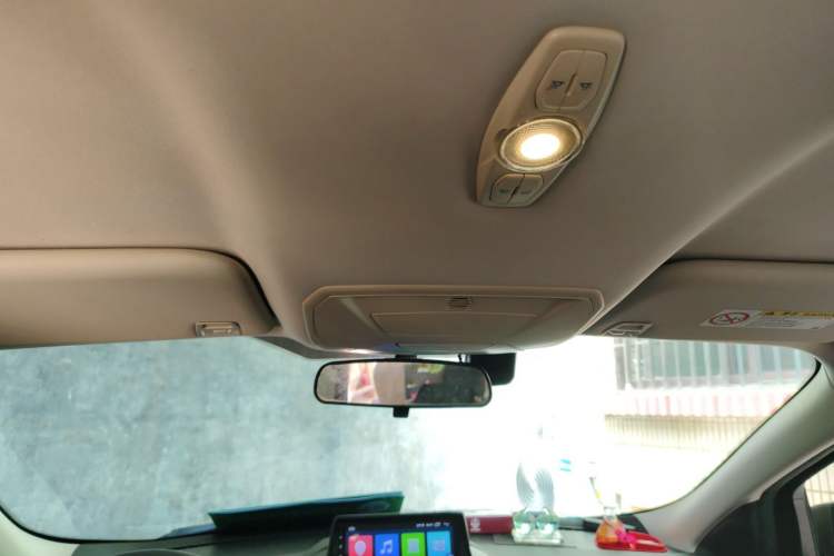 Used Ford Kuga 2015 1.5L GTDi Two-Wheel-Drive Comfort Model Headliner