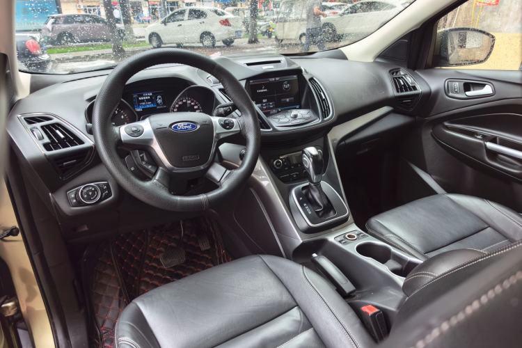 Used Ford Kuga 2015 1.5L GTDi Four-Wheel-Drive Elite Model Interior 4