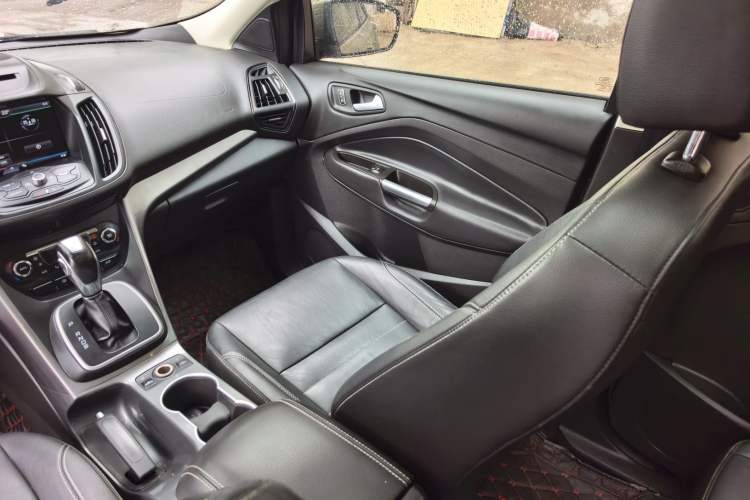 Used Ford Kuga 2015 1.5L GTDi Four-Wheel-Drive Elite Model Interior 5