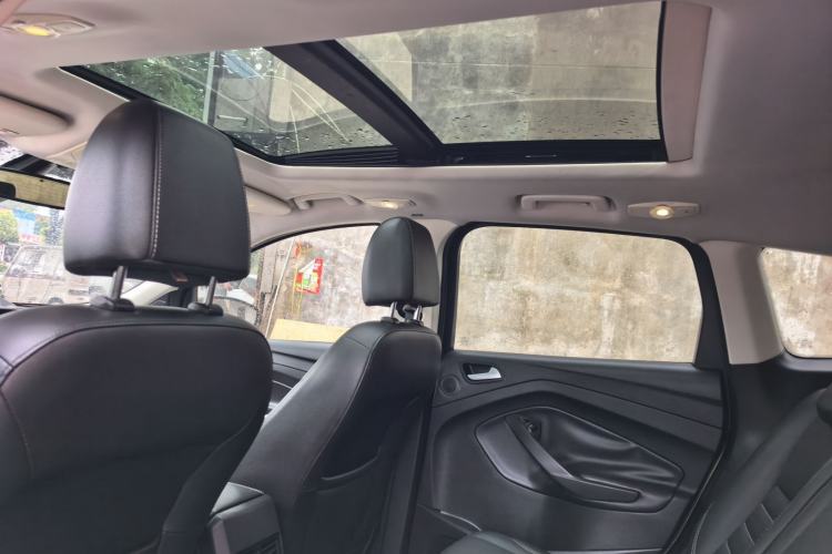Used Ford Kuga 2015 1.5L GTDi Four-Wheel-Drive Elite Model Interior 6