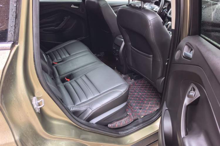 Used Ford Kuga 2015 1.5L GTDi Four-Wheel-Drive Elite Model Interior 8