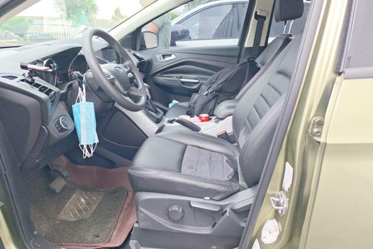 Used Ford Kuga 2015 1.5L GTDi Two-Wheel-Drive Comfort Model Left Front Seat