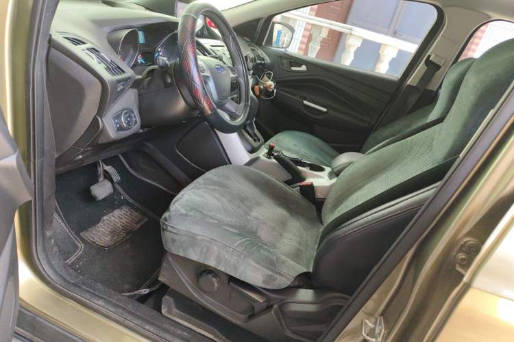 Used Ford Kuga 2015 1.5L GTDi Two-Wheel-Drive Comfort Model Left Front Seat
