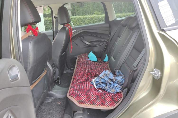 Used Ford Kuga 2015 1.5L GTDi Two-Wheel-Drive Comfort Model Left Rear Seat