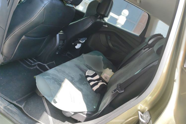 Used Ford Kuga 2015 1.5L GTDi Two-Wheel-Drive Comfort Model Left Rear Seat